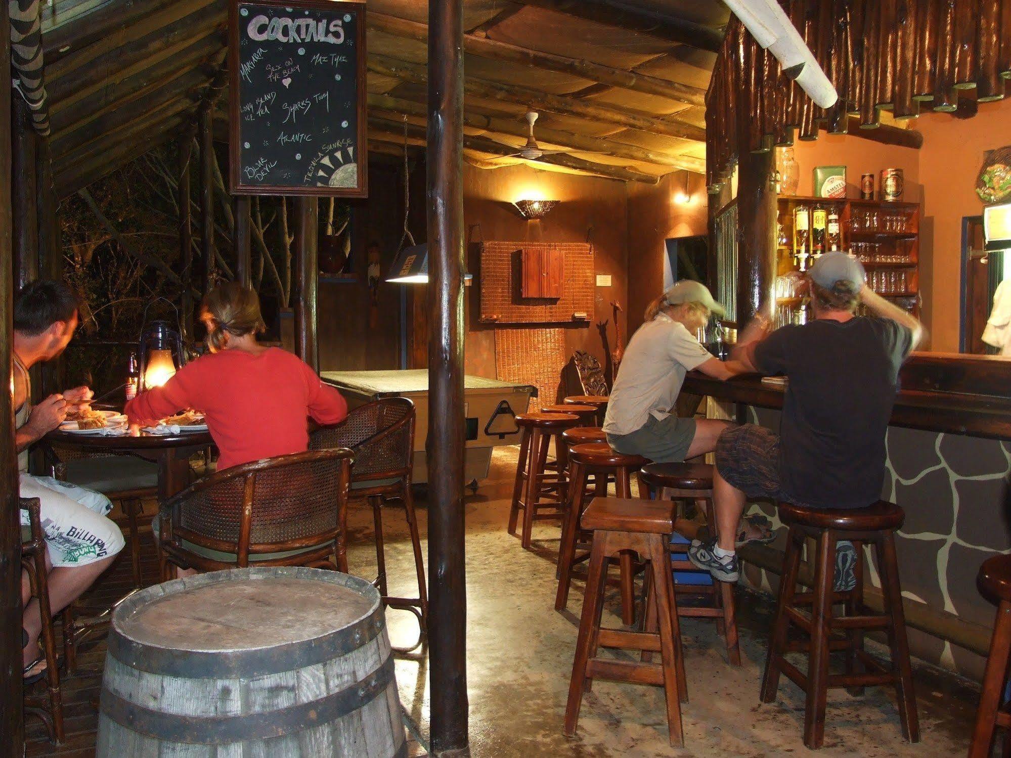 Isinkwe Backpackers Bushcamp Hotel Hluhluwe Eksteriør billede